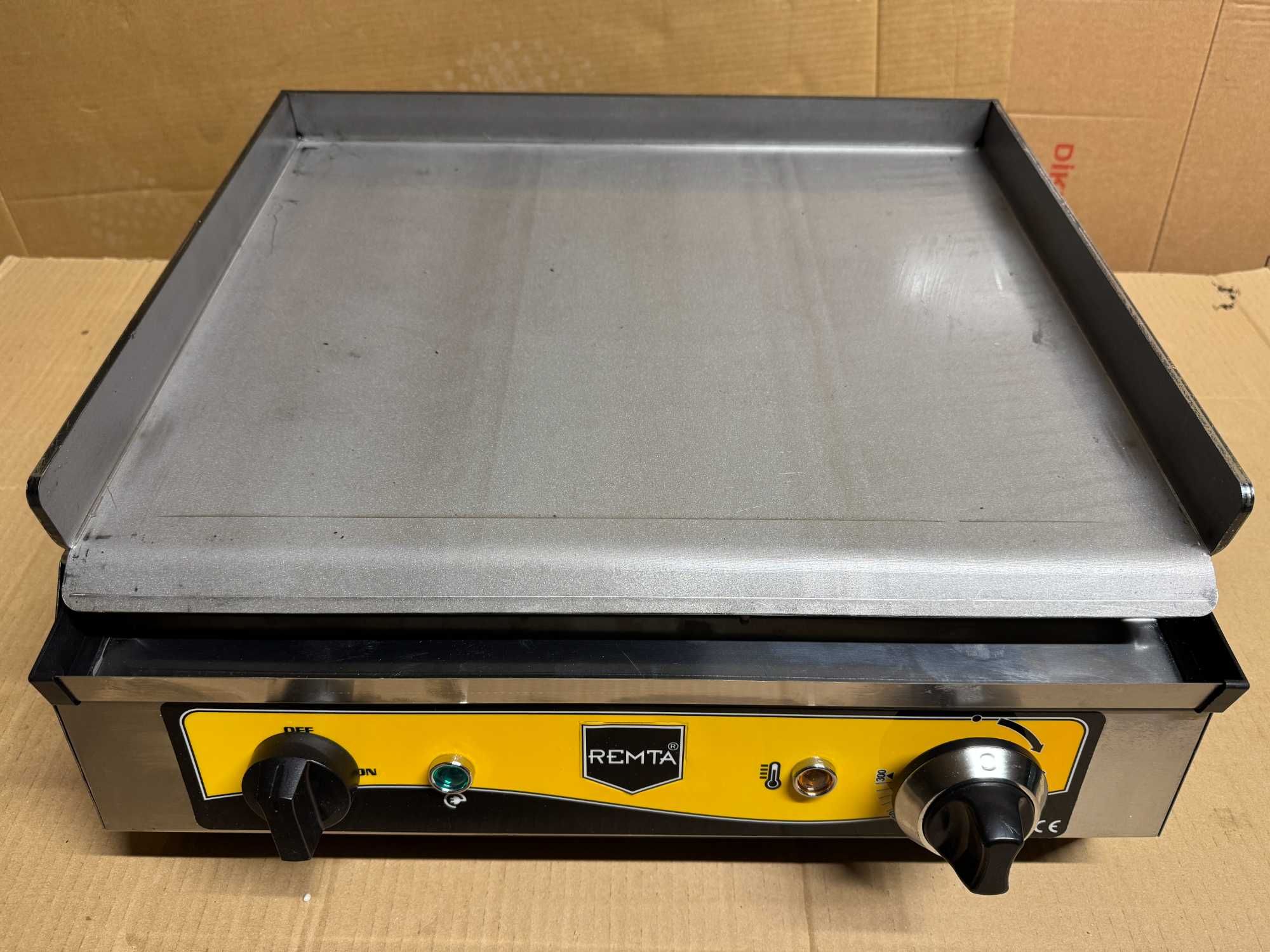 Електрическа скарa стоманена плоча гладкa 50/52см (2,5 kW) Турска