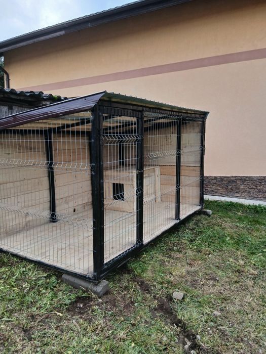 Vând  padoc cușcă câine din structura metalica  dimensiun   dorita