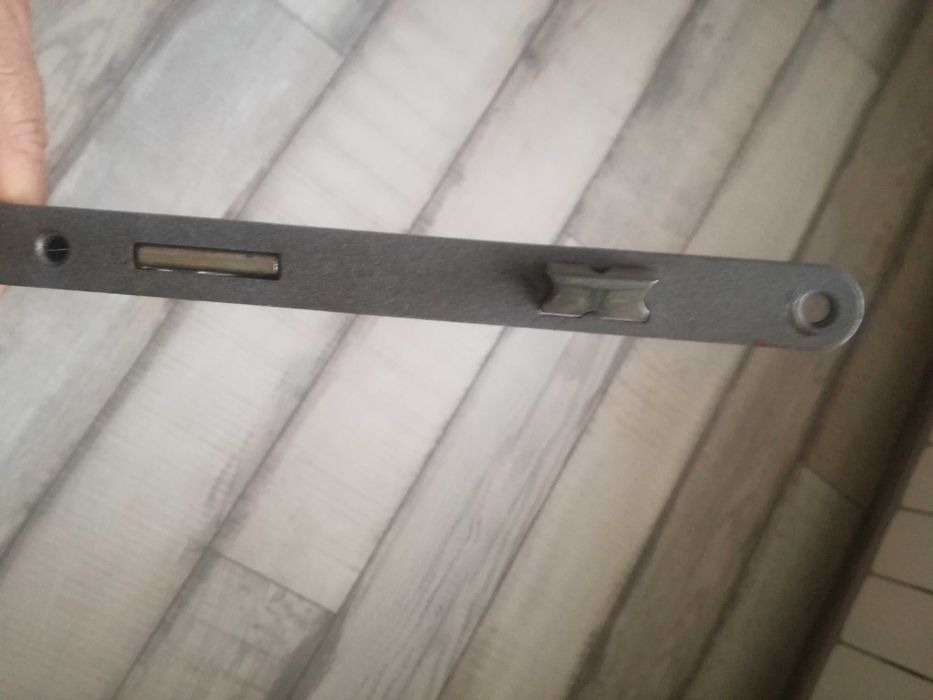 Продавам българска брава за входна врата-Метал