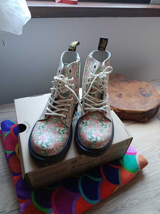 Д-р Мартенс, 34-ти номер, Боти