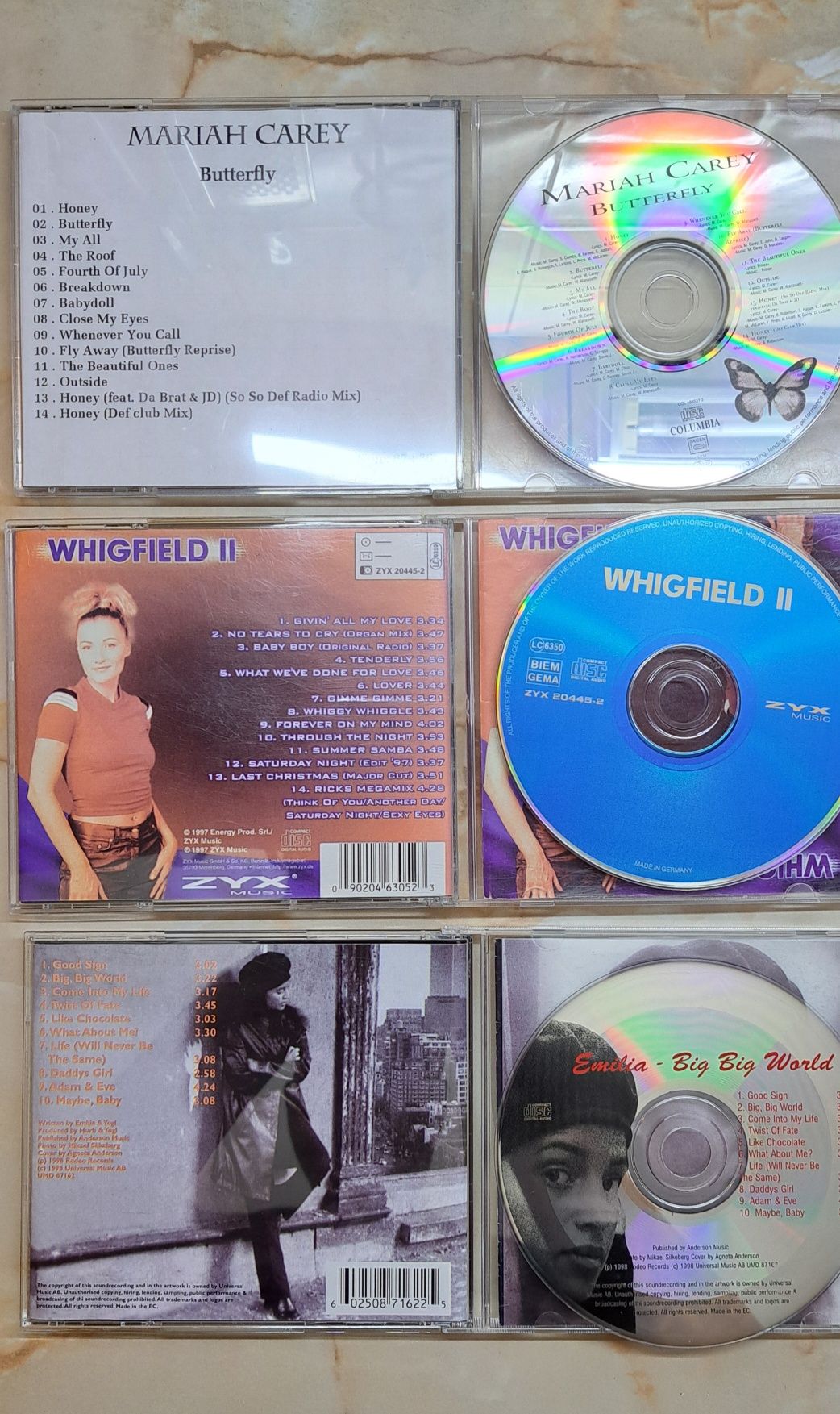 Колекция от компакт дискове  CD