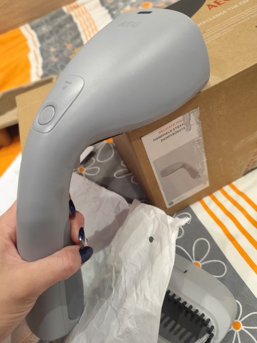 Уред за гладене на пара на AEG