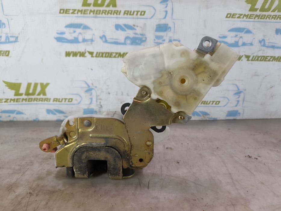 Broasca usa  stanga  fata 8055361U66 Nissan Almera Tino V10 [2000 - 2