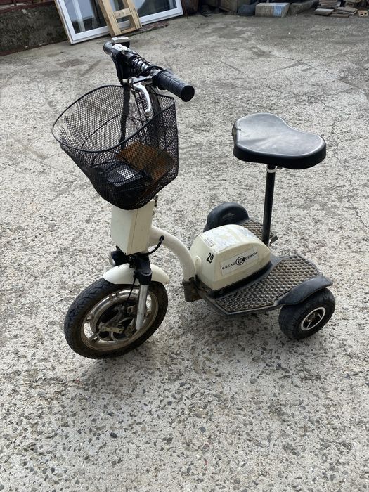 Продавам електрическа триколка във добро състояние
