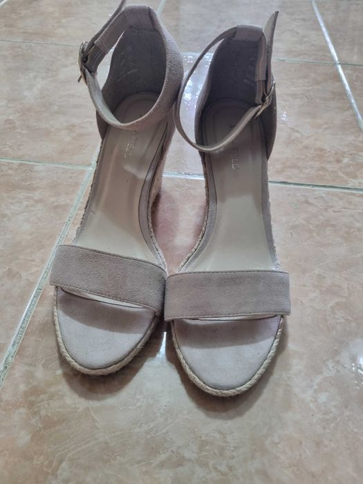 Sandale bej cu platforma