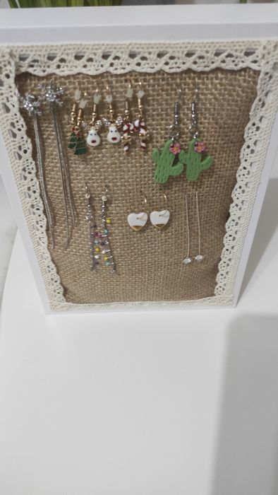 Organizator/Display bijuterii artizanal