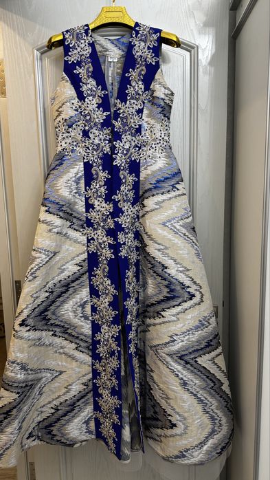 Ansambl koynela sotiladi