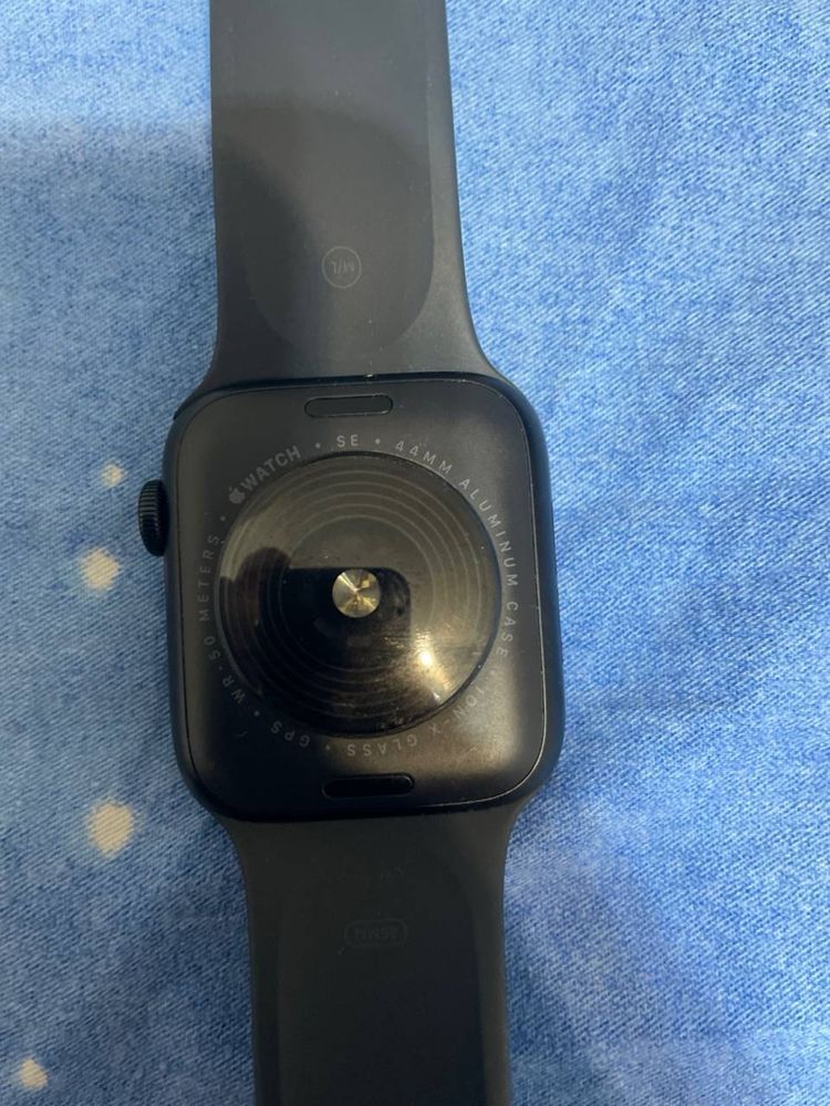 Часы Apple Watch SE 2023