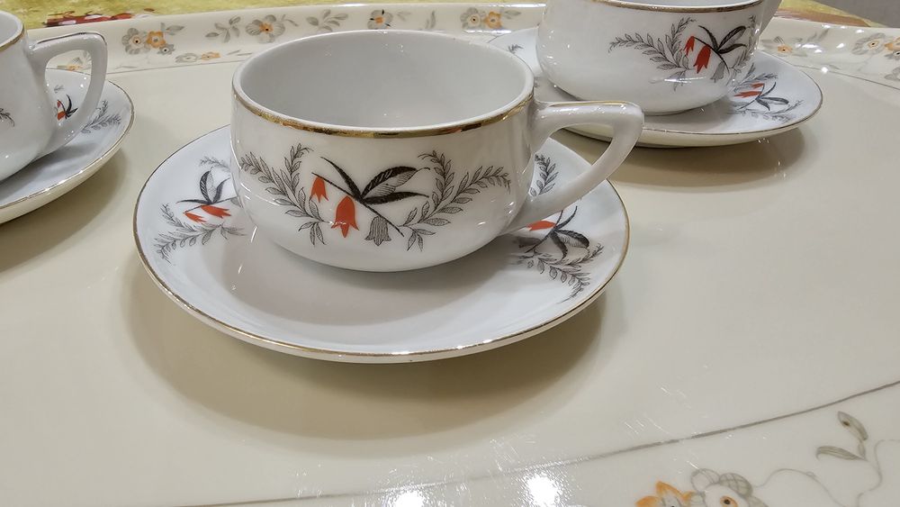 Порцеланови чаши с чинийка и поднос Pirkenhammer, EPIAG