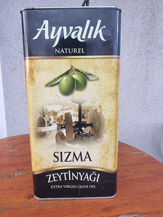 Ulei de Masline Extra Virgin Presat la Rece ( Masline verzi și Negre )