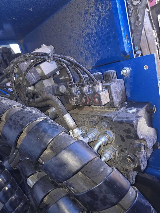 Tocator cu brat articulat hidraulic DHIS 1200