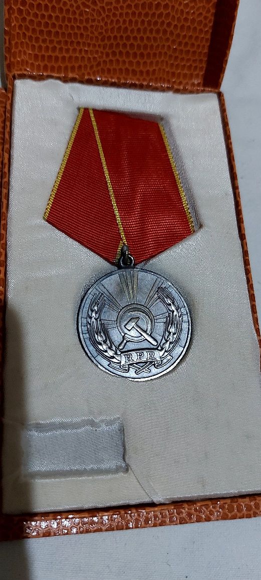 Medalii și decoratii