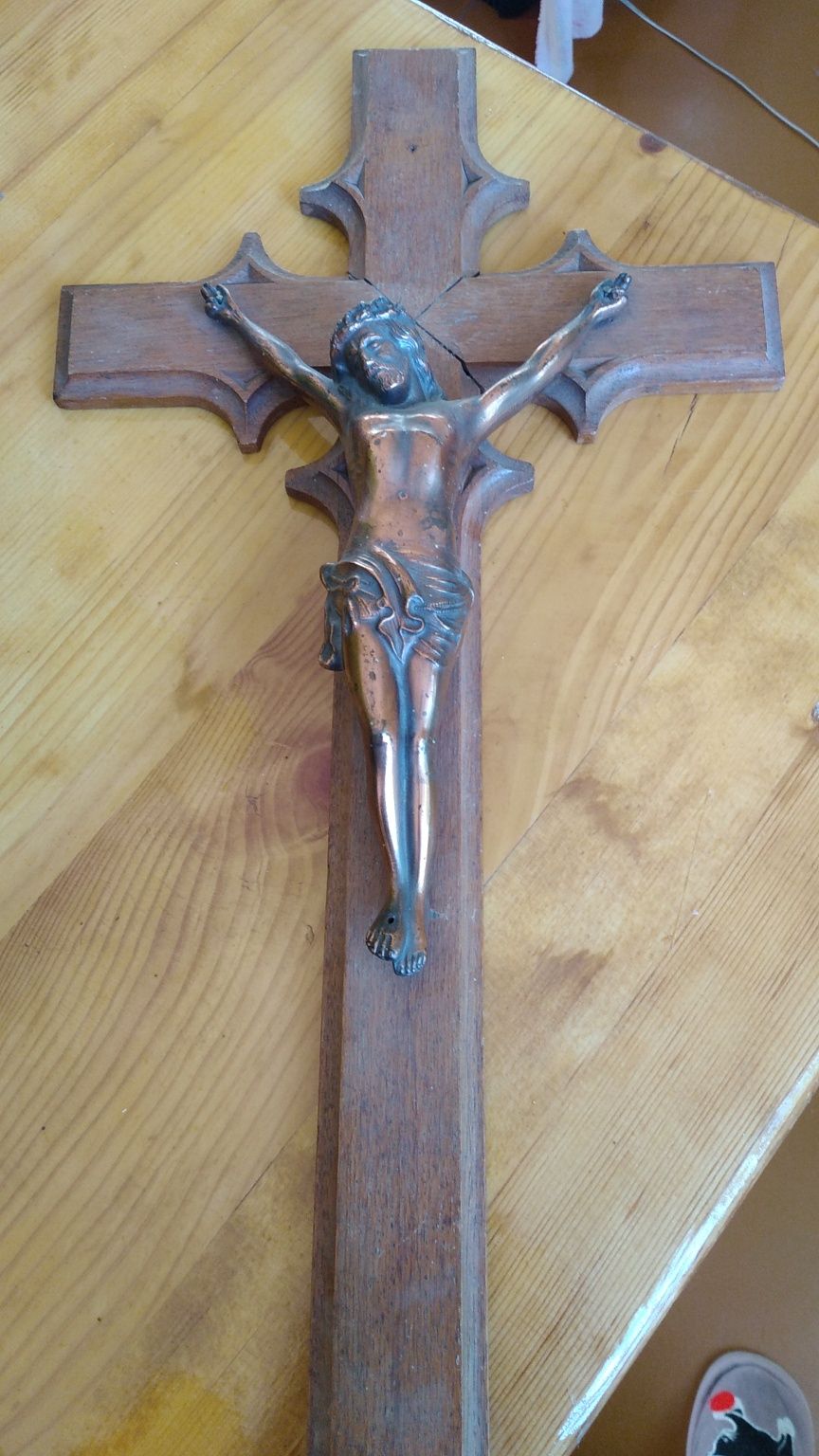 Продаю крест старинный