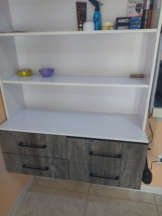 Salon uchun kreslo stol stul devan shkaf va rakavina smisiteli bilan