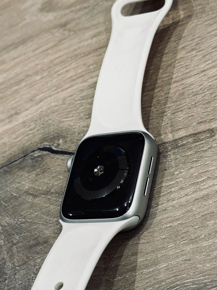 Apple Watch Series 5, 40mm, Grey
