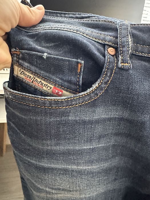 Дънки Diesel Buster Regular Slim Tapered Jeans