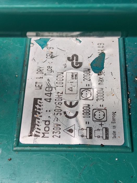 Aspirator industrial MAKITA 440 de 2000 W că și nou