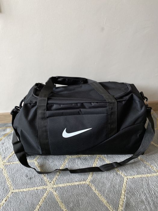Сакове, чанти за път Nike