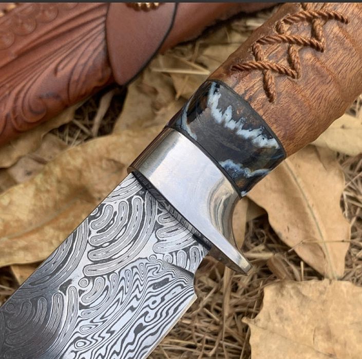 Японски ловен нож MYATO WOOLF DAMASK с кожена кания,LN429