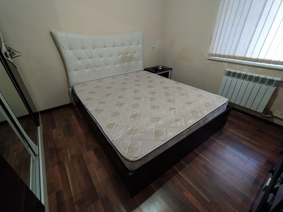 Спальни гарнитур сотилади арзон нархда срочна