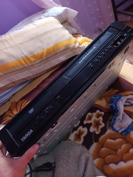 Vând video recorder targa