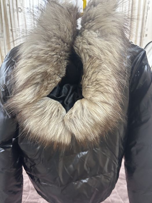 Черно яке с пух много модерно за сезона