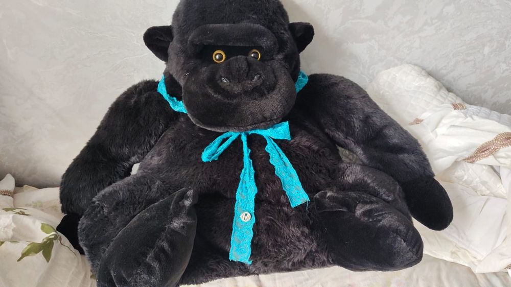 Продам плюшевую обезьяну