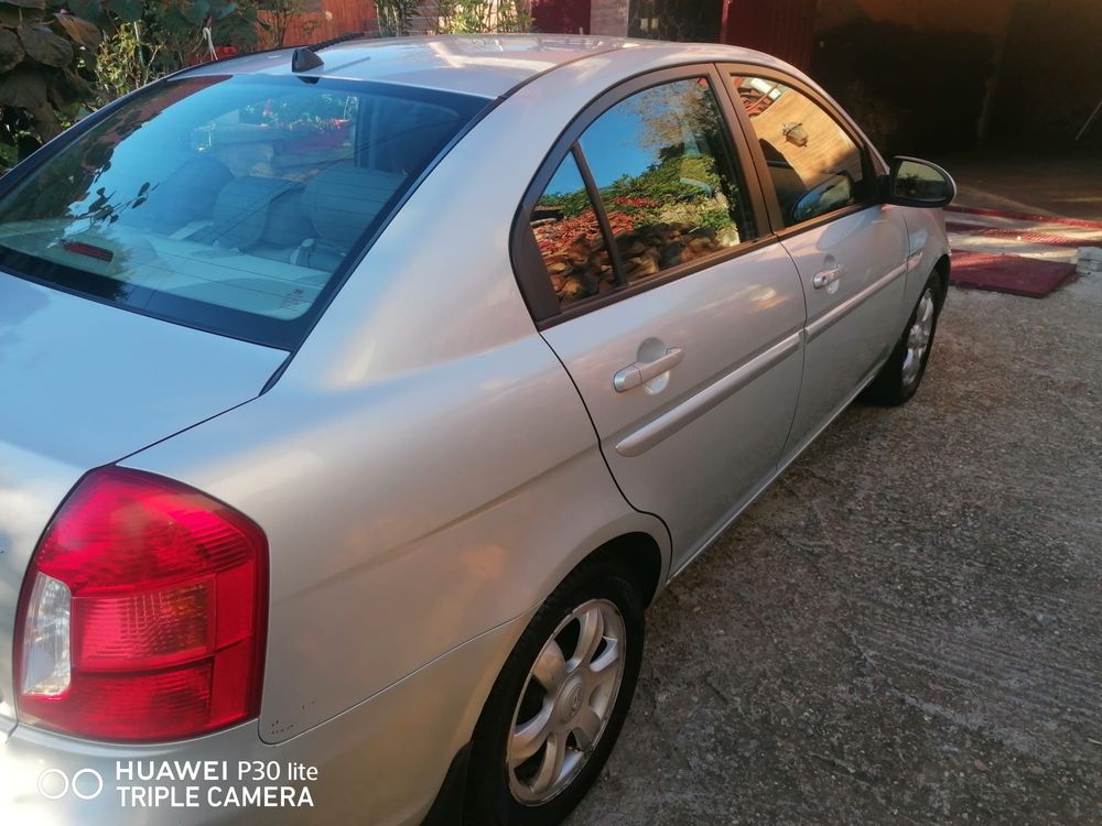 HYUNDAI ACCENT  1,6  - Benzina