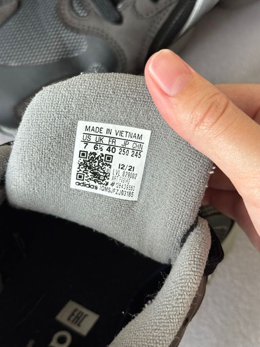 Оригинальные кроссовки adidas 39, 40 размер