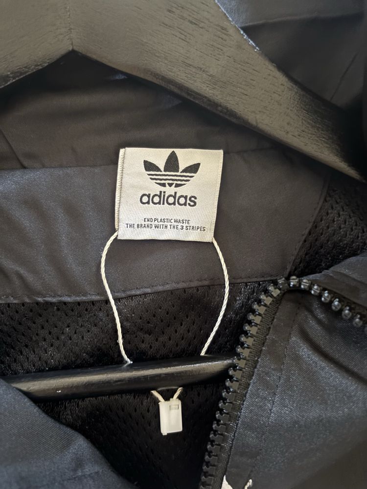 Леко яке Adidas дамско