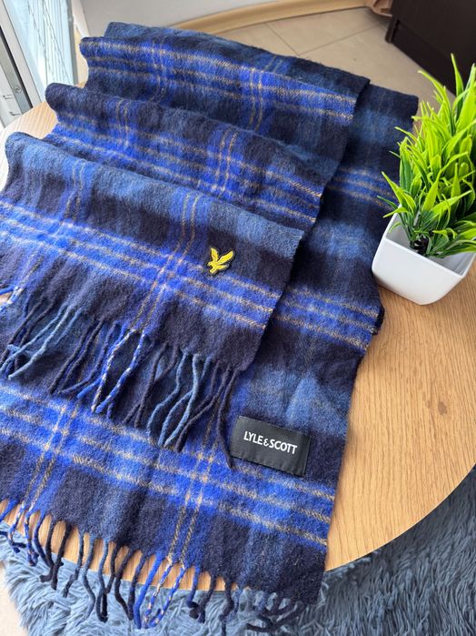 Шал Lyle & Scott Tartan Lambswool Scarf  100% естествена овча вълна.