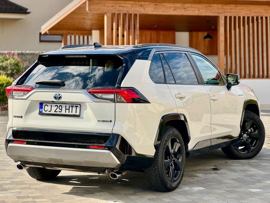 Toyota RAV4 4X2 / 52.000KM   / 2.5 Hybrid E-CVT / Exclusive Bi-Tone