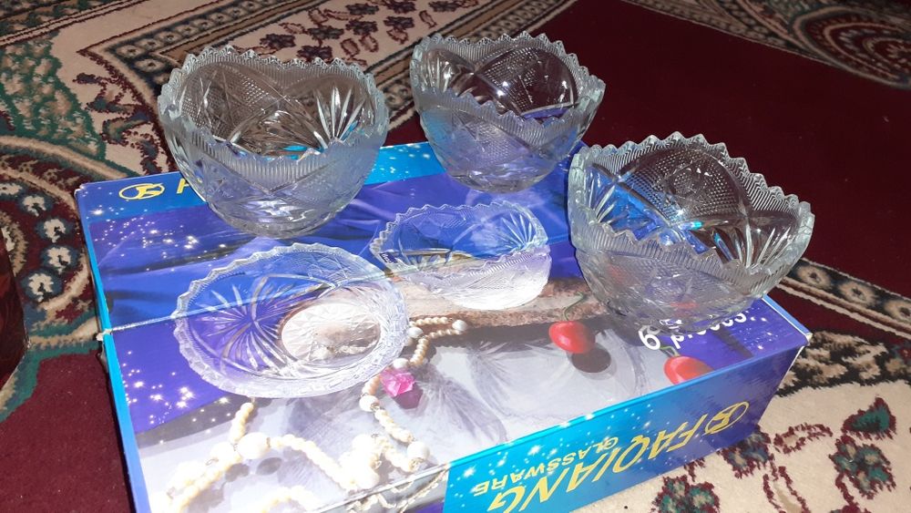 Жаңа әйнек ыдыстар