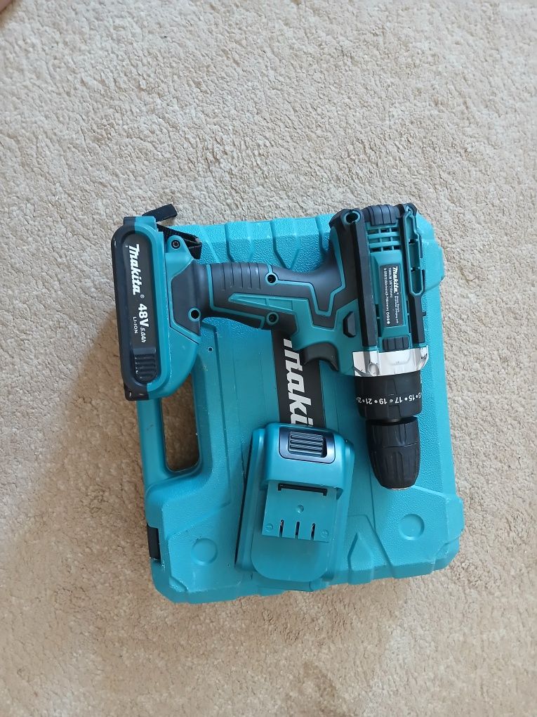 Шуруповёрт  makita
