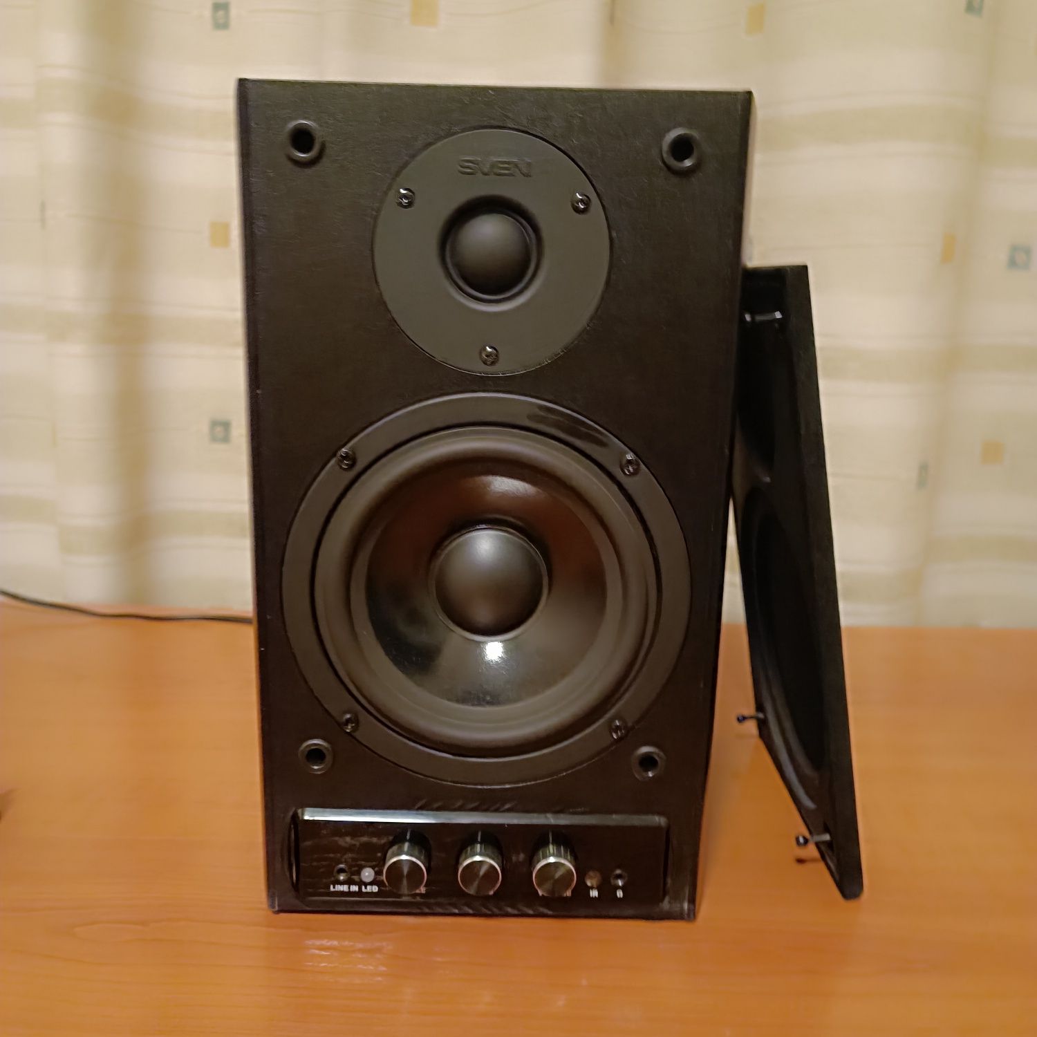Продавам активни Hi-Fi тонколони.