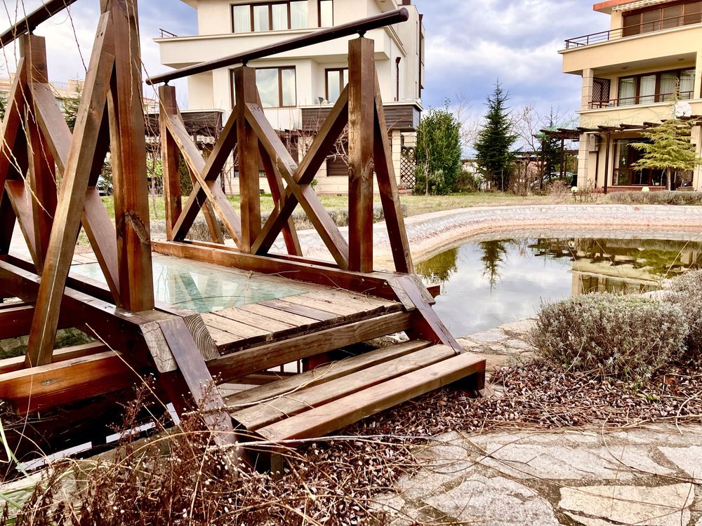 Апартемен под наем за целия Август 3700