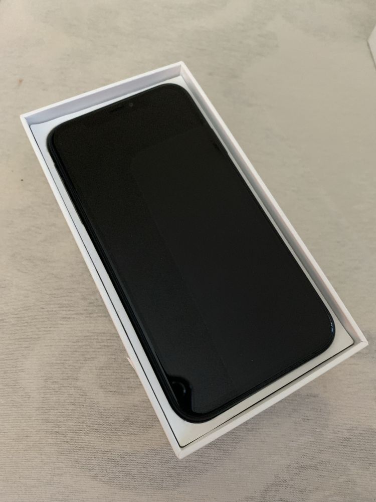 IPHONE XR aproape nou