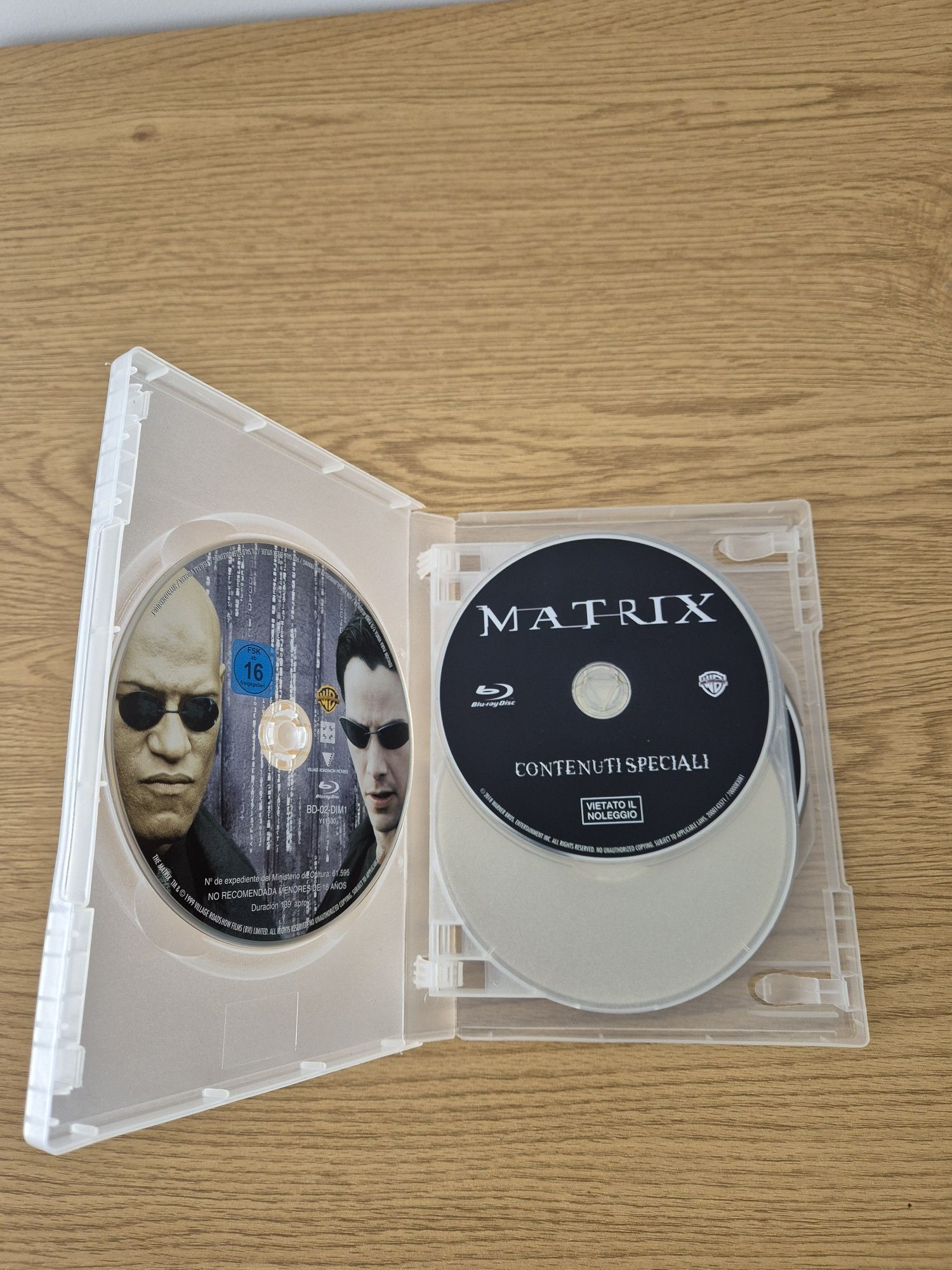 Trilogia Matrix plus Extra (6 discuri Blu-Ray)