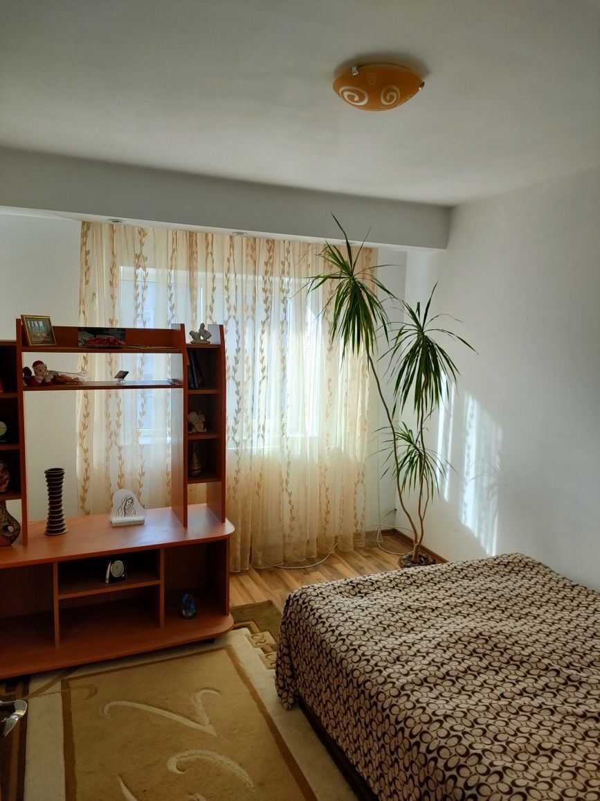 Apartament 3 camere Rosiori de