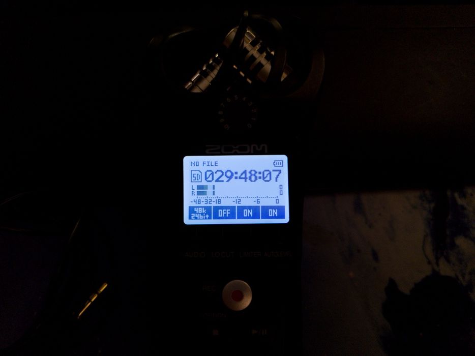 Zoom Recorder H1n + Lavaliera pe Fir Rode