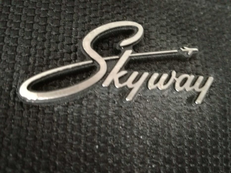куфар черен плат skyway