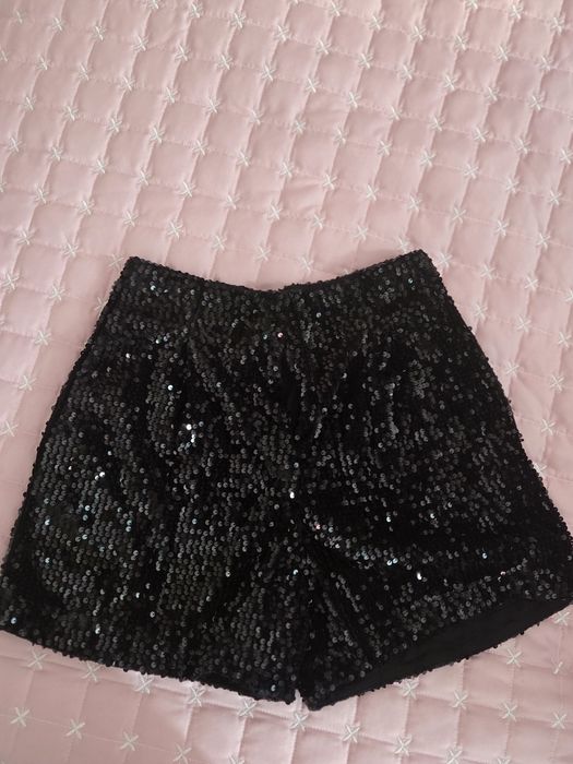 Къси панталони Zara  с пайети М размер