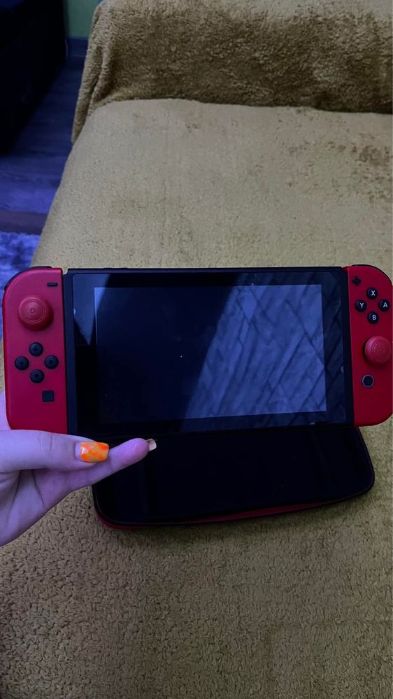 Конзола Nintendo Switch OLED Red Edition + игри и аксесоари