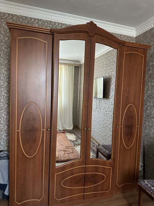 Срочно продам спальный гарнитур 30000