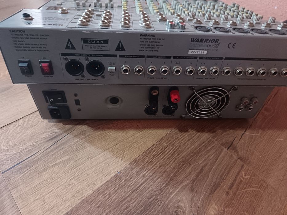 Vând mixer activ 2x500w