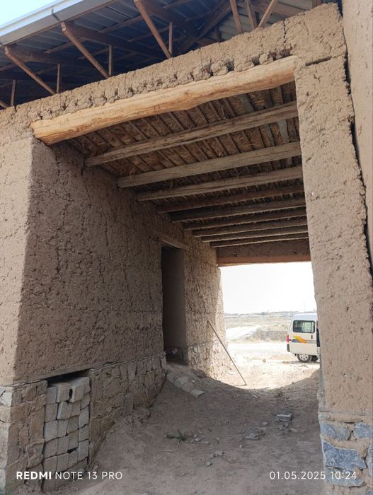 6 sotix Hovli Sotiladi