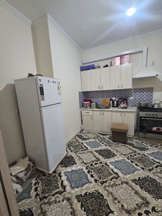 Buyuk ipak yoʻli metrosi Parkent bozori 2 daqiqa Arenda