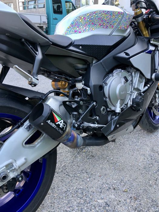 Yamaha R1 (R1-M)