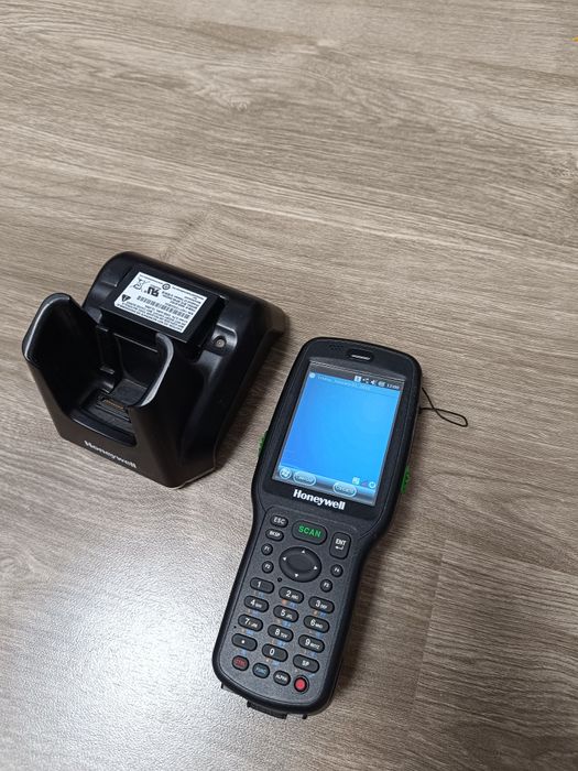 Scanner honeywell dolphin 6500 cu baza