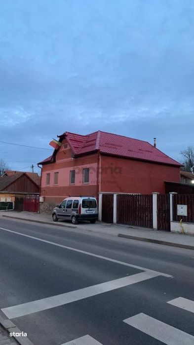 Casa 5 camere, garaj, anexe, 1300 mp teren Simeria Veche